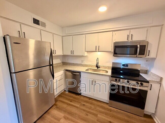 Building Photo - 1232 Grove Park Ln