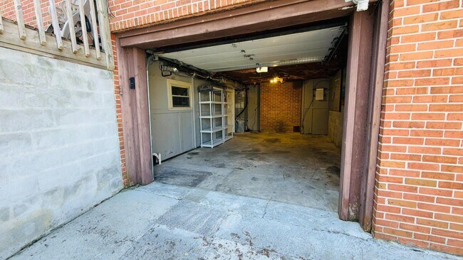 Building Photo - 494 Old Jonesboro Rd