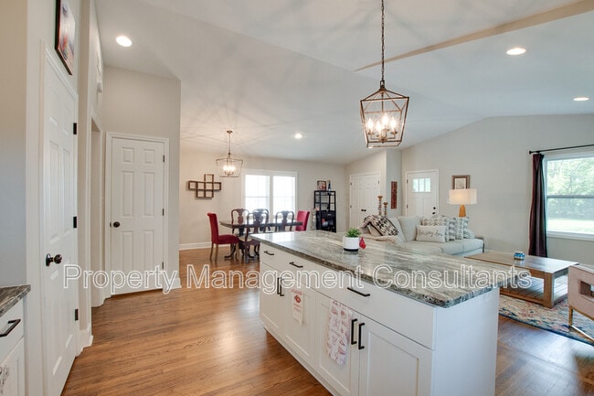 Building Photo - 805 Rison Ave NE