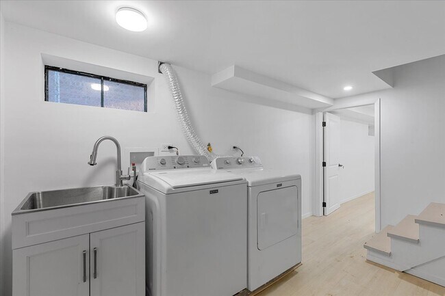 Building Photo - 1335 Marengo Ave