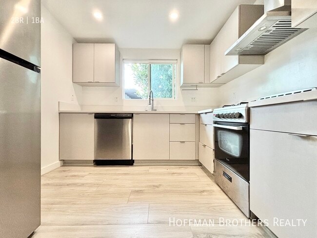 Building Photo - 1568 Yosemite Dr