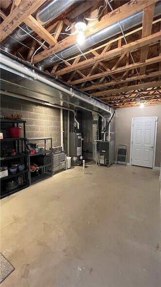 Building Photo - 574 E Vanderbilt Dr