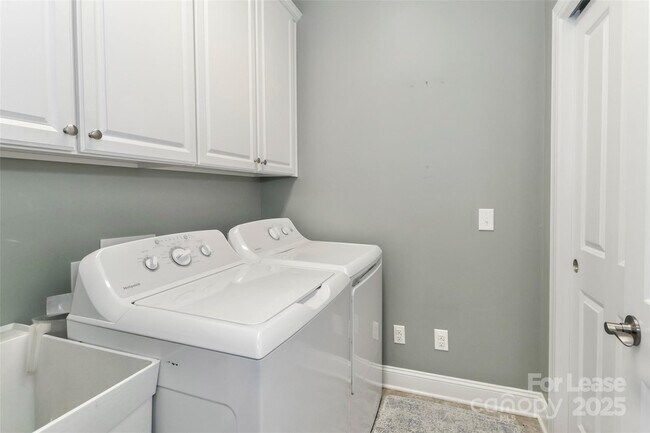 Building Photo - 115 Brawley Point Cir