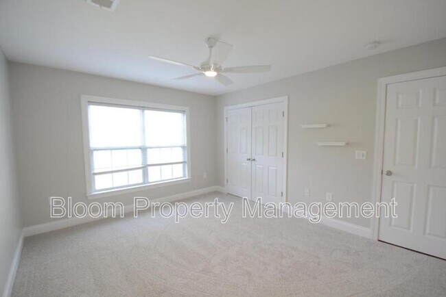 Building Photo - 8566 Royal Palm Ln