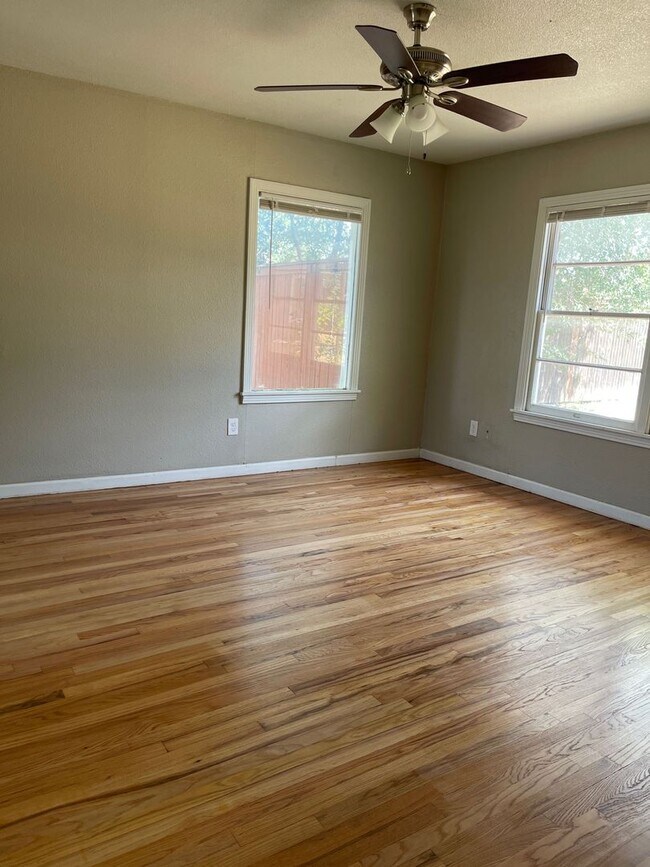 Building Photo - AVAILABLE NOW!  4/3.5 in Tech Terrace!