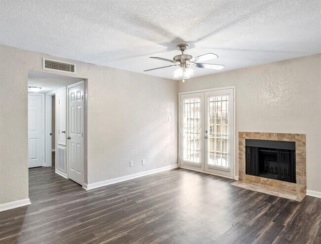 Building Photo - 12500 Sandpiper Dr