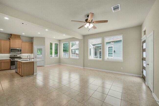 Building Photo - 323 N Spotted Fern Dr