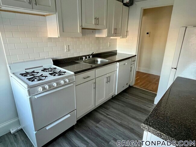 Building Photo - 1626 Commonwealth Ave