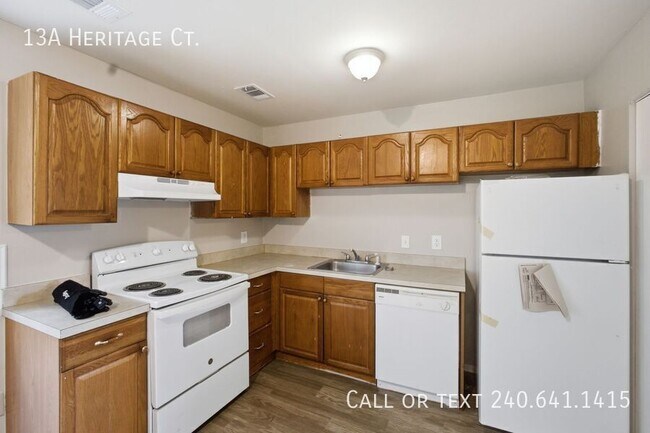 Building Photo - 13A Heritage Ct.-