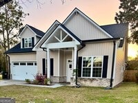 Building Photo - 410 N Caswell St