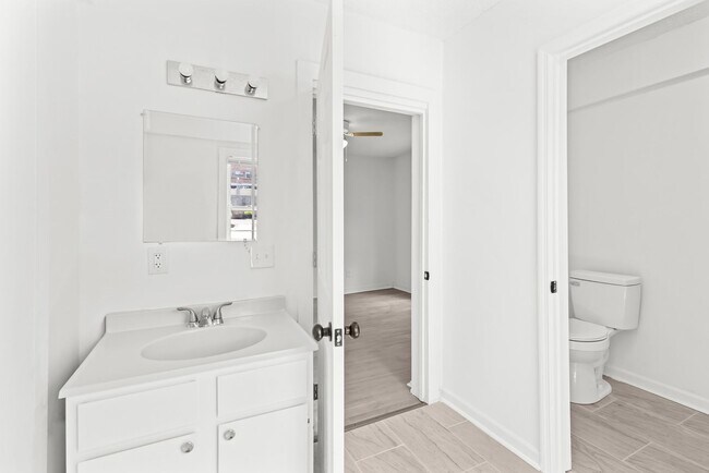 Building Photo - Stylish & Newly Renovated 4 Bedroom 2 Bath...