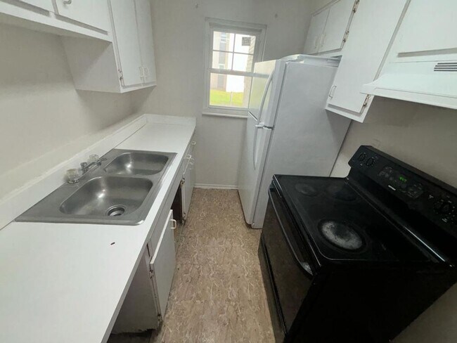 Building Photo - 2 Bed/1 Bath condo on Las Palmas at Sand Lake Community, Orlando.