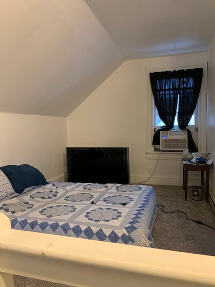 2nd Bedroom - 610 Main St