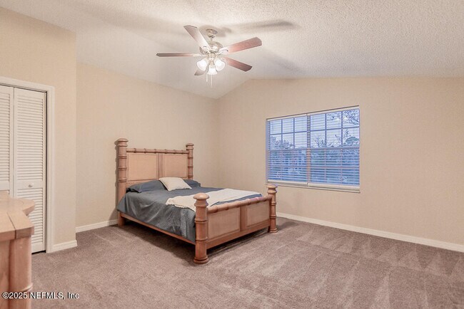 Building Photo - 11060 Wandering Oaks Dr