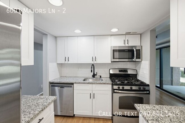 Building Photo - 6001 Majors Ln