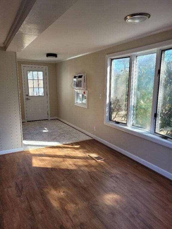 Building Photo - 114 Gorham St