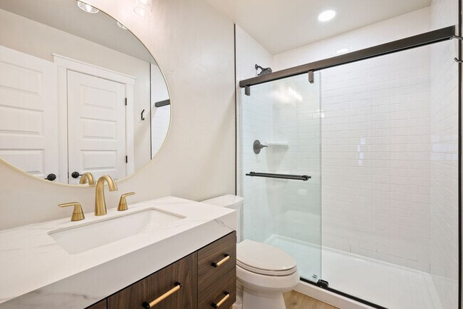 Building Photo - 5839 Yancey Dr