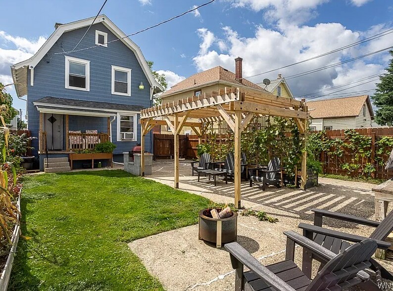 Building Photo - 175 W Hazeltine Ave