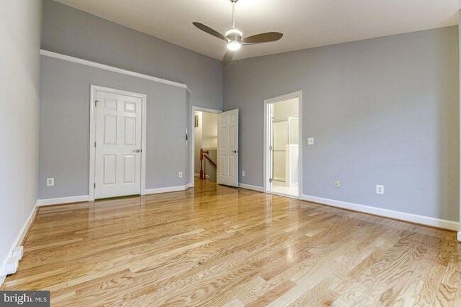 Building Photo - 953 Harrison Cir