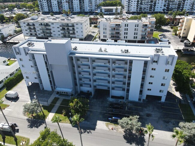 Building Photo - 3626 NE 168th St