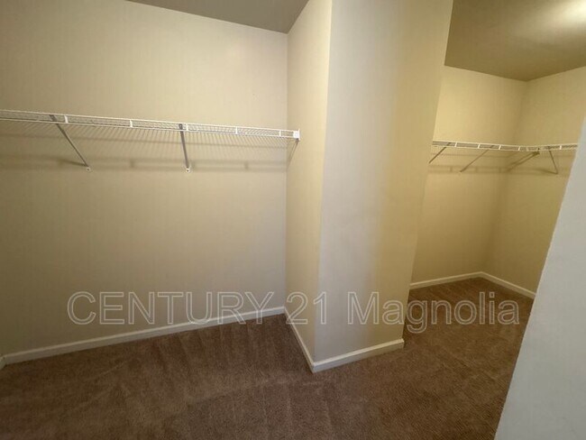 Building Photo - 4464 Grove Landing Dr