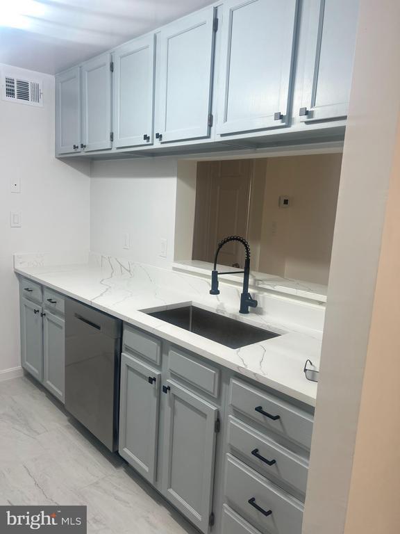 Building Photo - 5700 Shadwell Ct