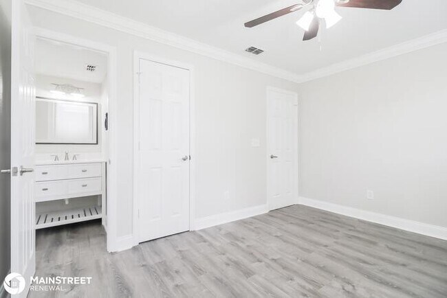 Building Photo - 505 E Palmetto Ave