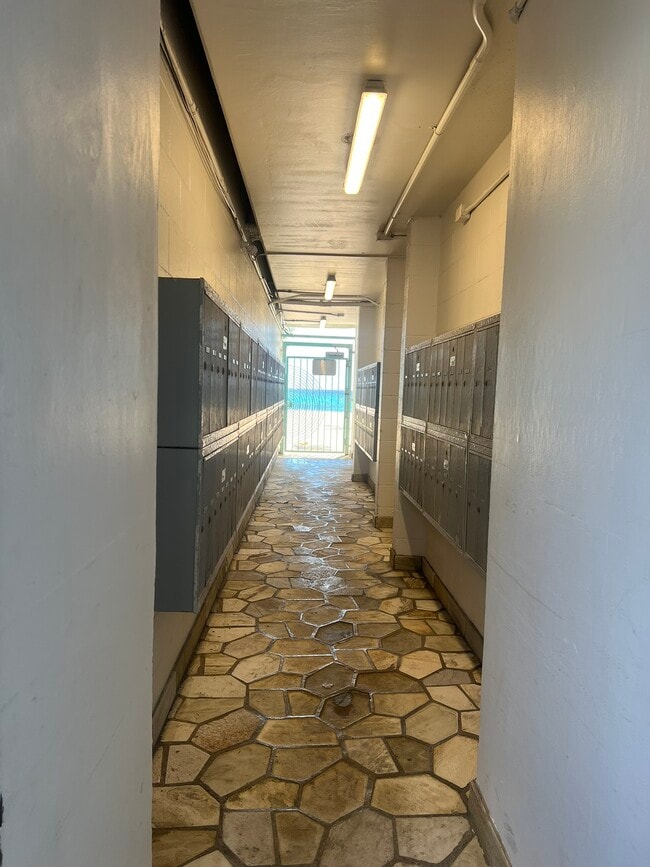 Building Photo - 84-674-965 Farrington Hwy