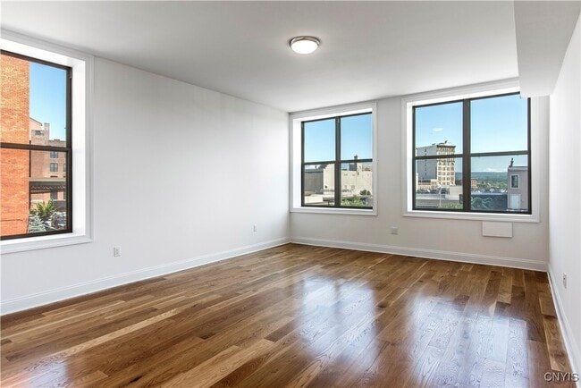 Building Photo - 221 Elizabeth St