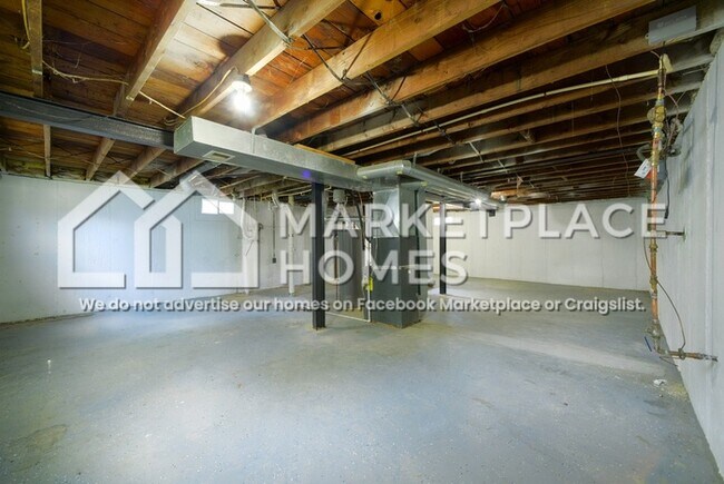 Building Photo - 312 Banff Cir
