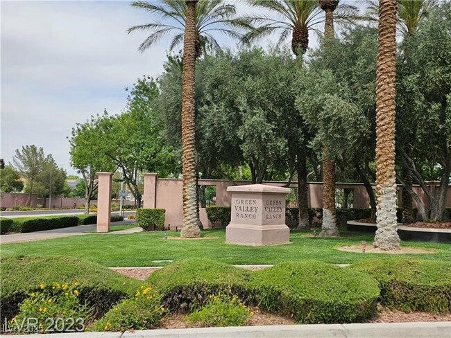 Building Photo - 285 Spring Palms St