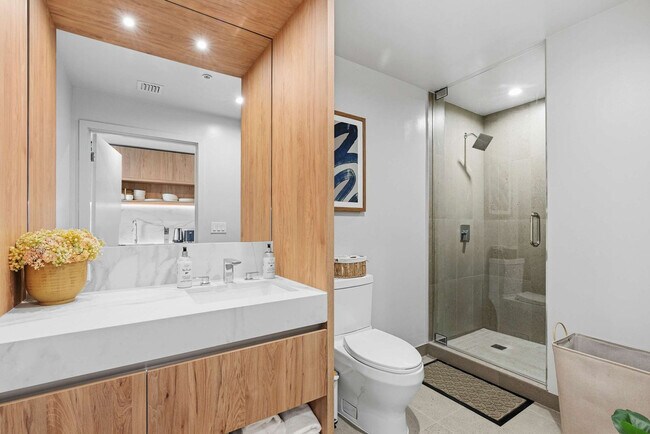 Building Photo - 11 NE 6th St