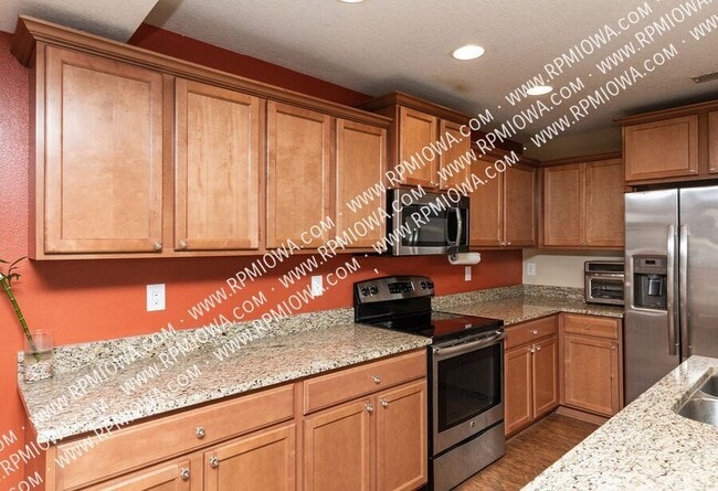 Building Photo - 9155 Coneflower Dr