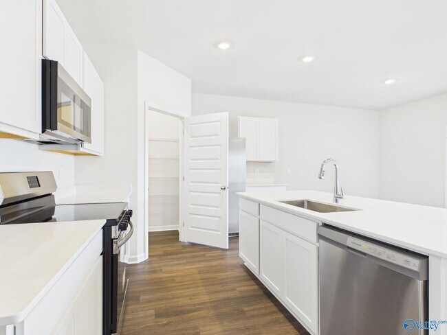 Building Photo - 121 Betty Williams Dr