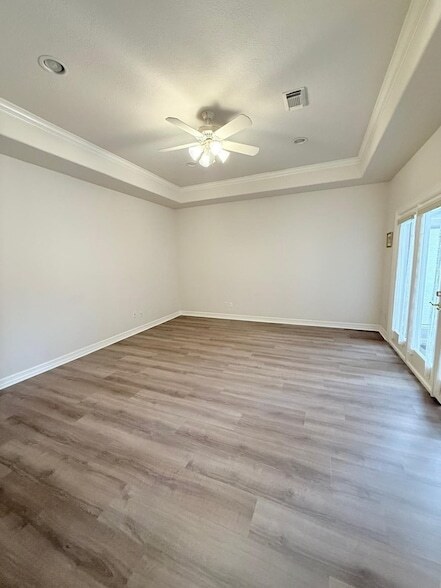Primary Photo - 3115 Evergreen Oak Dr
