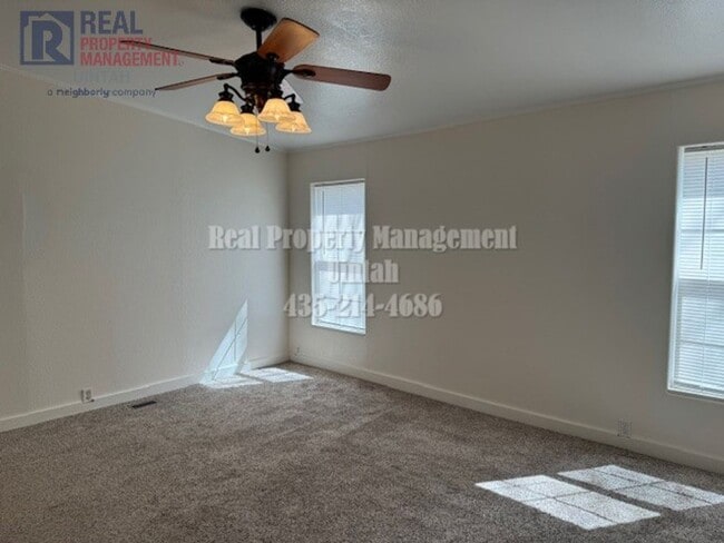 Building Photo - Cute 4 bedroom 2 bath room house