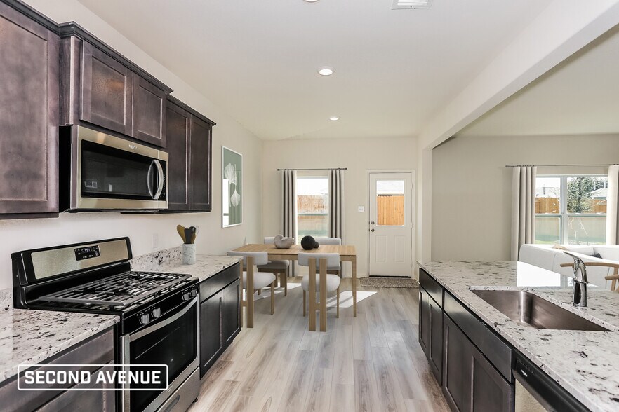 Building Photo - 1400 Palamedes Dr
