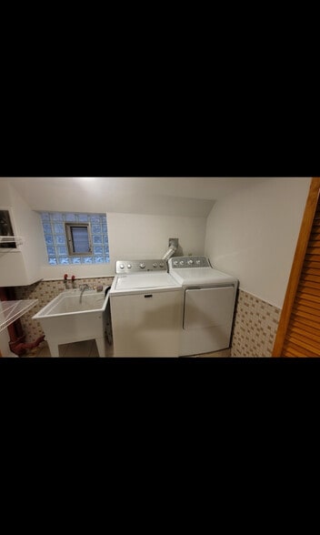 Building Photo - 5448 W Agatite Ave
