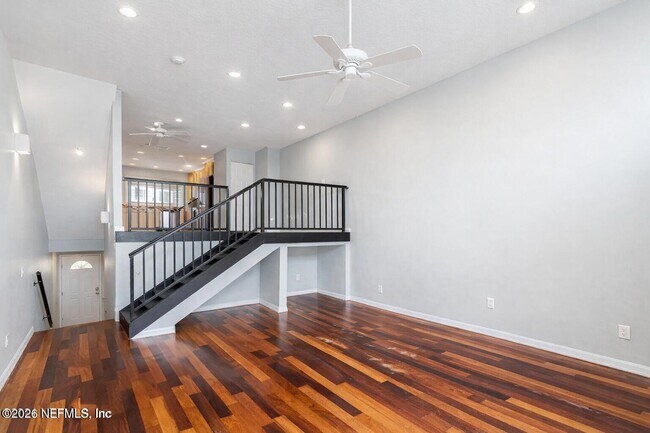 Building Photo - 445 8th Ave N