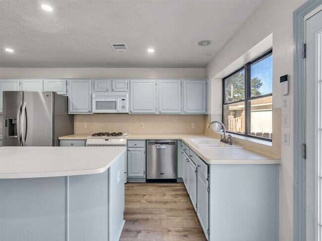 Building Photo - 2108 Autumn Cove Dr