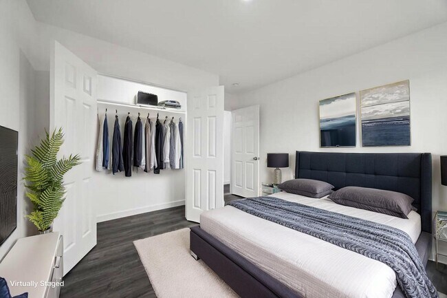 Building Photo - 2320 Wavell St