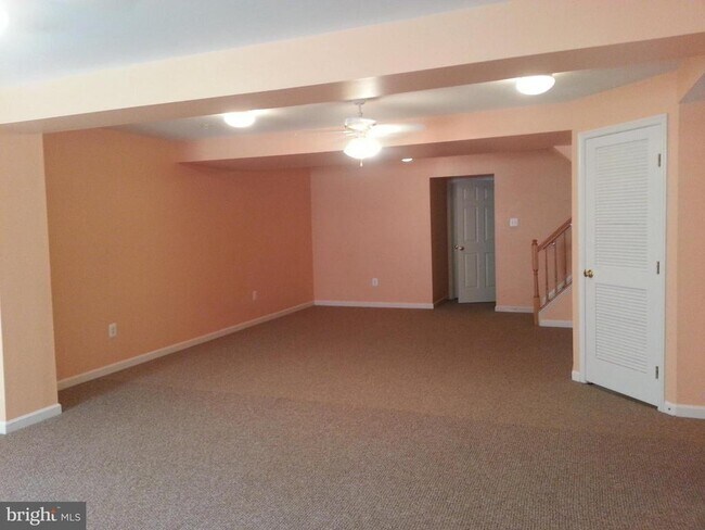 Building Photo - 13763 Palmetto Cir