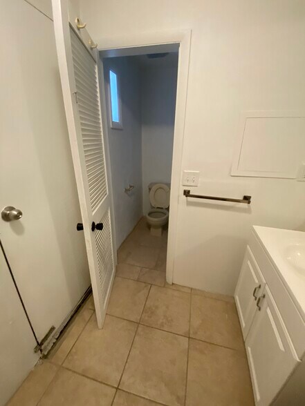 Building Photo - 514 Ivy St