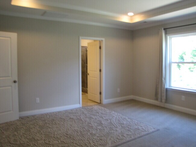 Building Photo - 349 Papyrus Pl