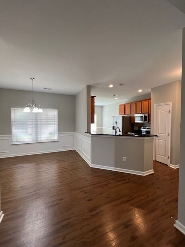 Building Photo - Enjoy this Open Floorplan includes 3 BD-2.5 BA - Master On Main - A Huge Loft/Bonus. Community Po...
