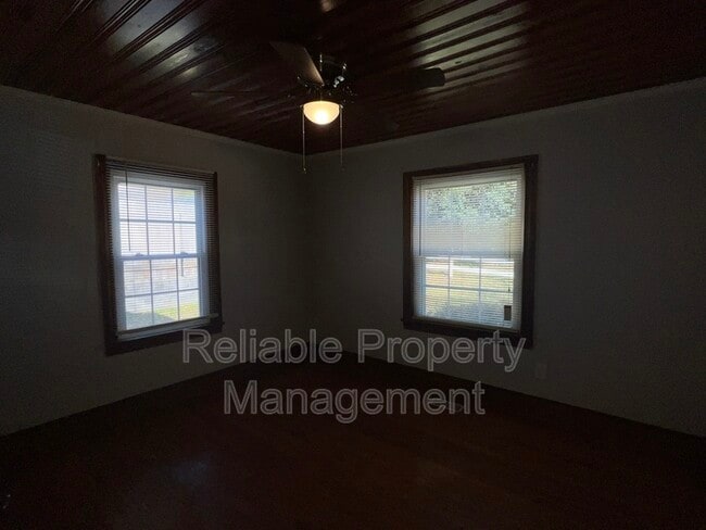 Building Photo - 103 Clay St