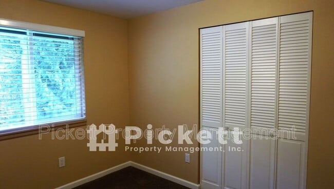 Building Photo - 10421 Ashley Cir NW