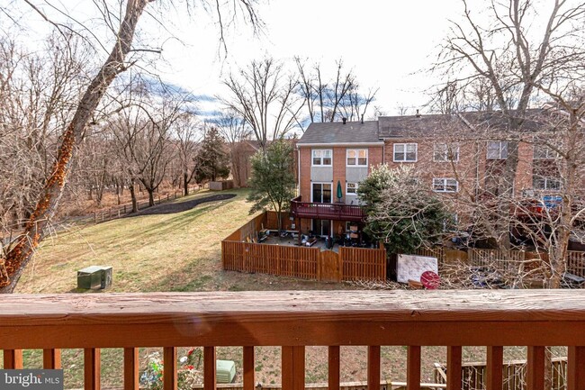 Building Photo - 5122 Cliffhaven Dr