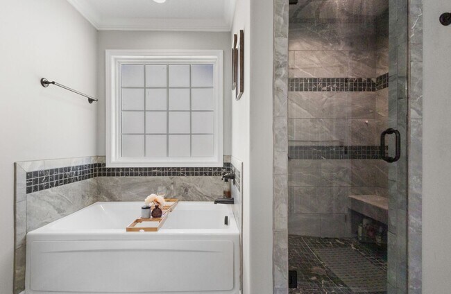 Building Photo - Stunning 4-Bedroom Home for Rent in Hampton Hills!