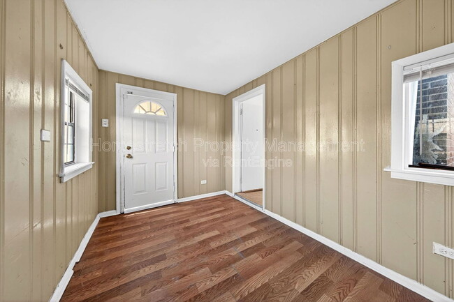 Building Photo - 4555 Ruskin Ave